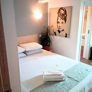 central-guesthouse.bucharesthotelsnow.com/